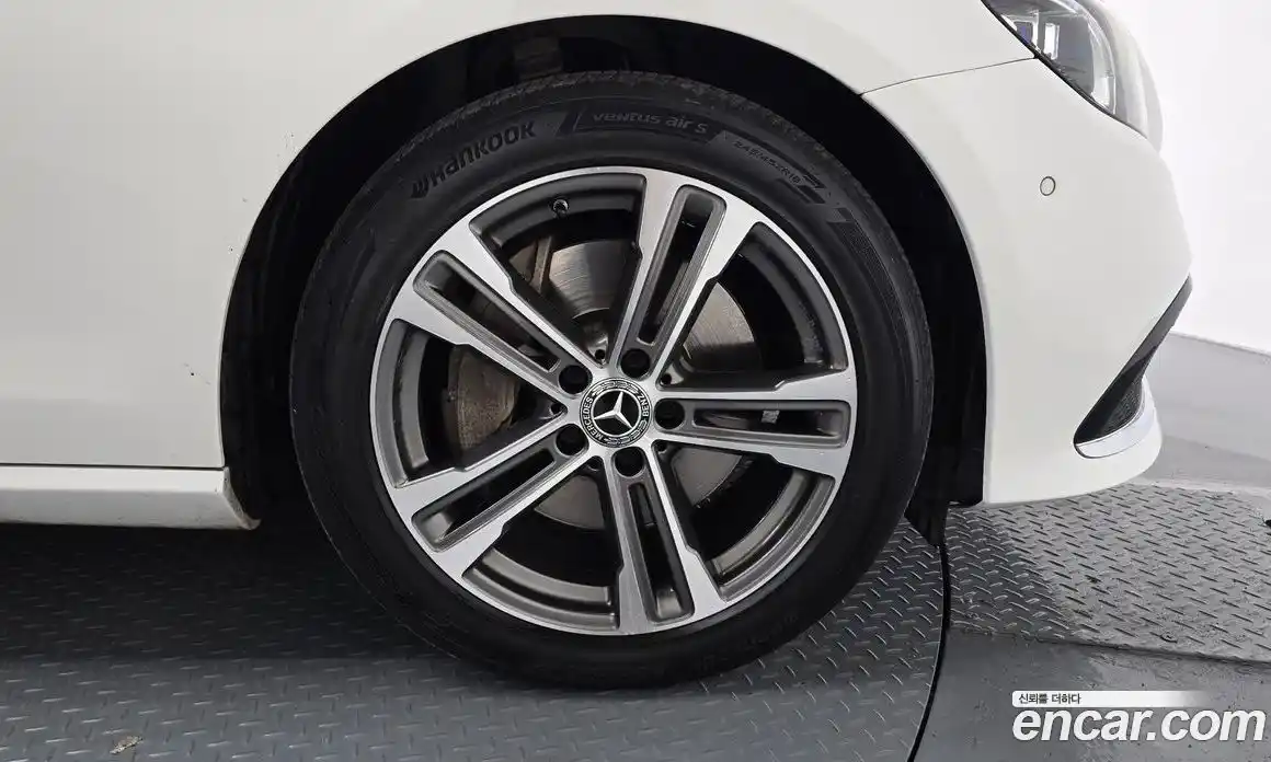 Mercedes-Benz E-Class 2022 2.0 автомат (гидро), фото 7