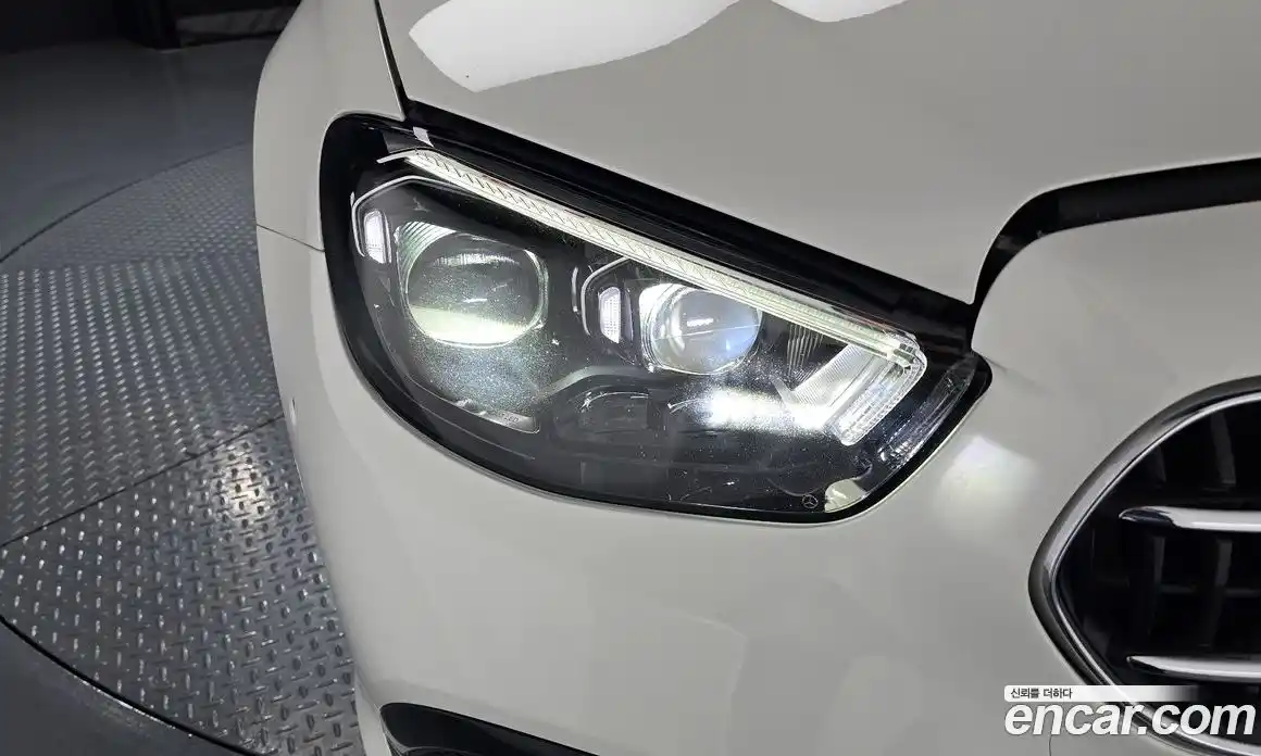 Mercedes-Benz E-Class 2022 2.0 автомат (гидро), фото 8