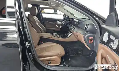Mercedes-Benz E-Class 2018 2.0 автомат (гидро), миниатюра 11