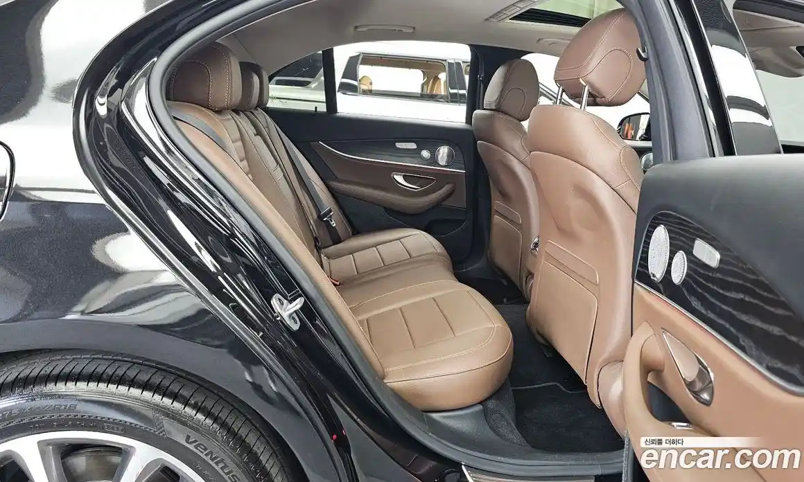 Mercedes-Benz E-Class 2018 2.0 автомат (гидро), фото 12