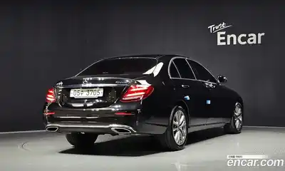 Mercedes-Benz E-Class 2018 2.0 автомат (гидро), миниатюра 2