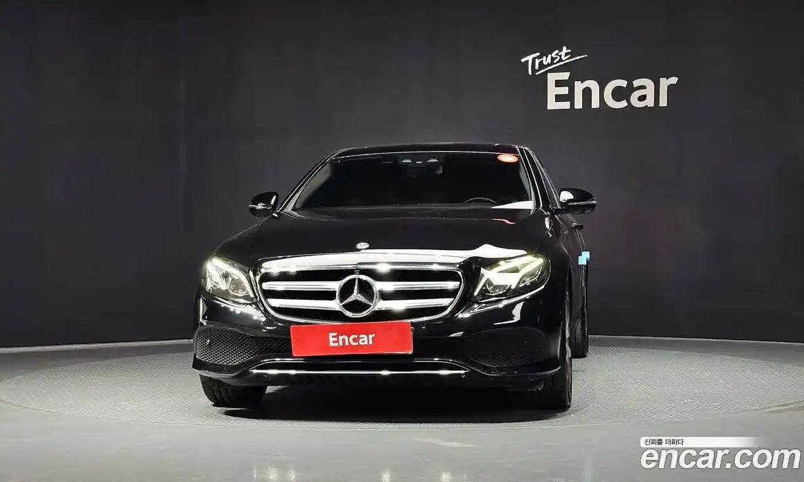 Mercedes-Benz E-Class 2018 2.0 автомат (гидро), фото 3