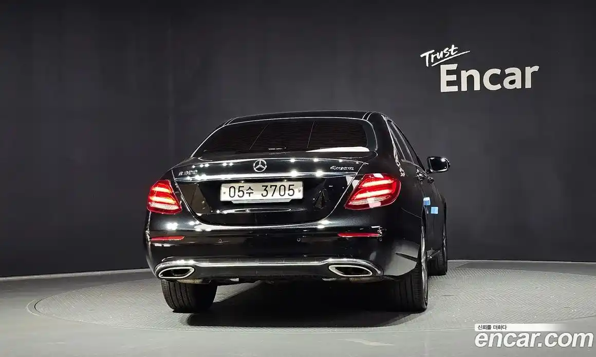 Mercedes-Benz E-Class 2018 2.0 автомат (гидро), фото 4