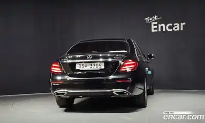 Mercedes-Benz E-Class 2018 2.0 автомат (гидро), миниатюра 4
