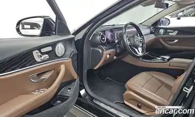 Mercedes-Benz E-Class 2018 2.0 автомат (гидро), миниатюра 10
