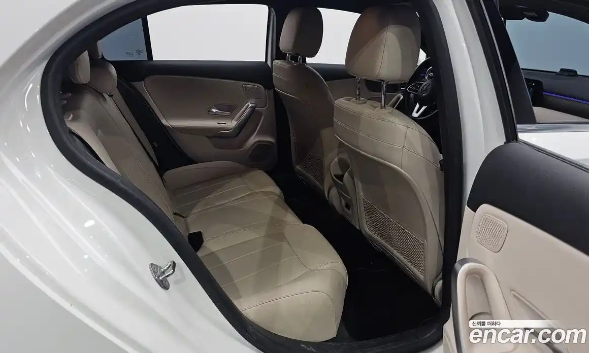 Mercedes-Benz A-Class 2021 2.0 гидро, фото 15