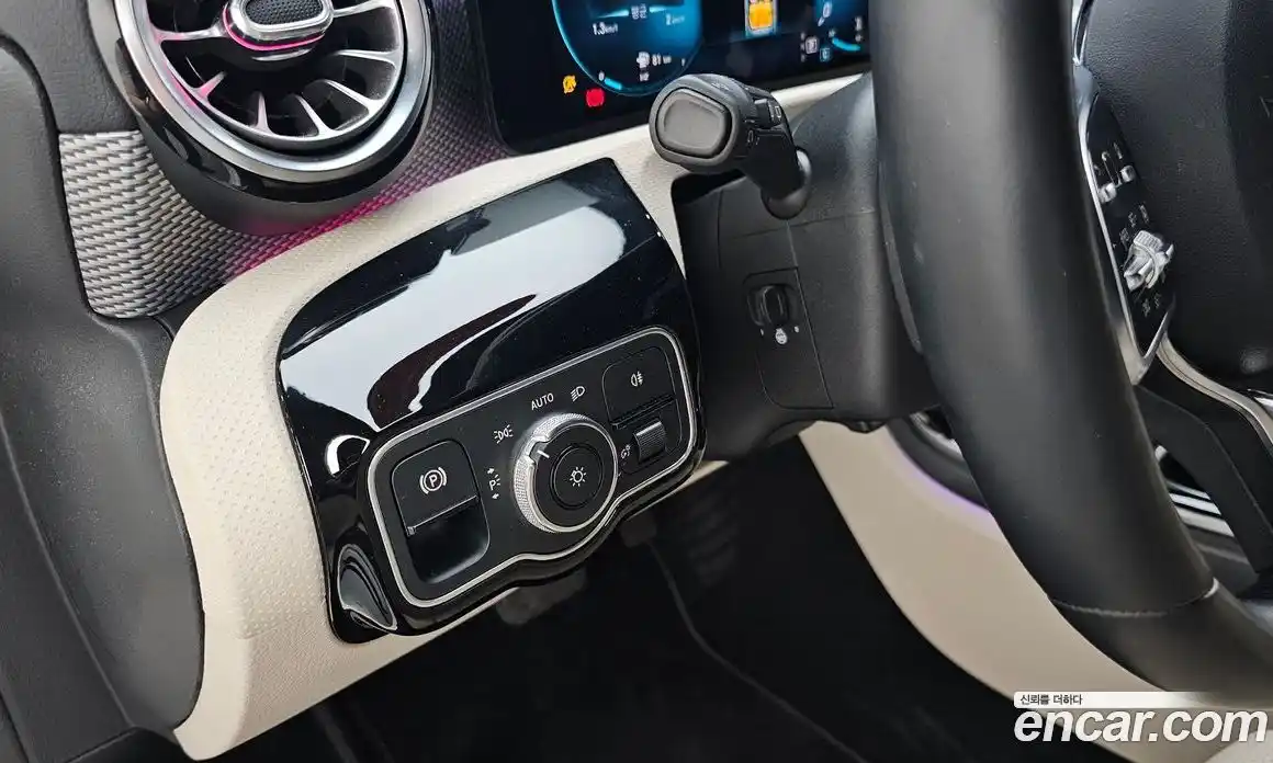 Mercedes-Benz A-Class 2021 2.0 гидро, фото 24