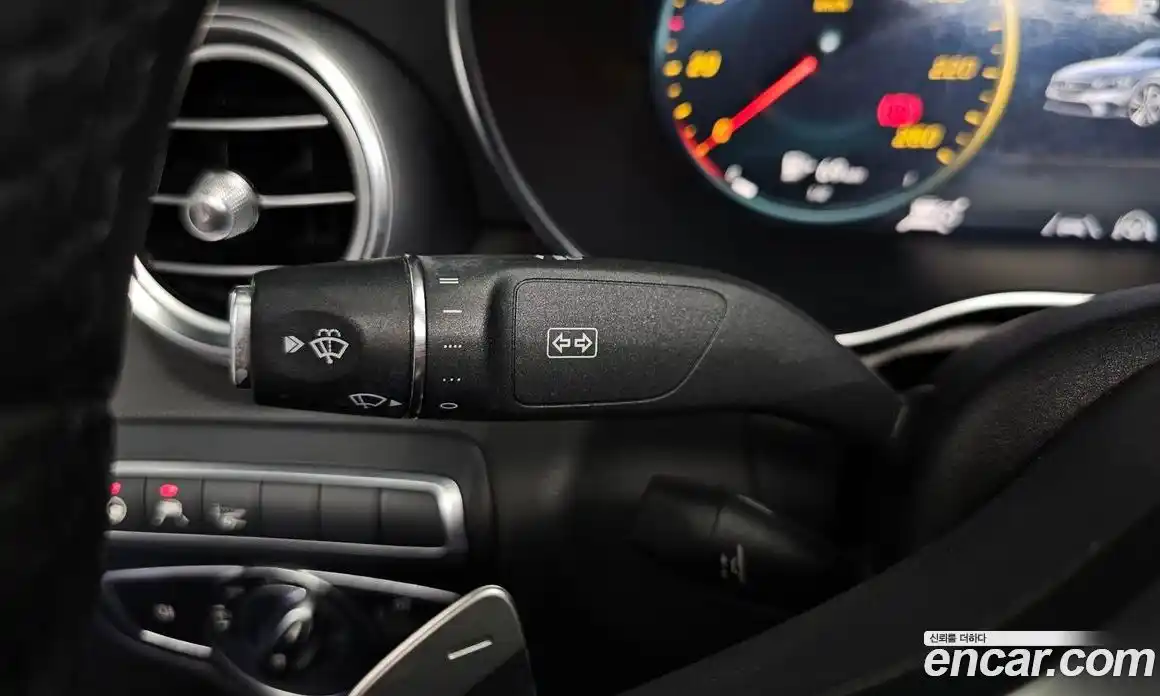 Mercedes-Benz C-Class 2022 2.0 гидро, фото 25 Mercedes-Benz C-Class 2022 2.0 гидро, фото 25
