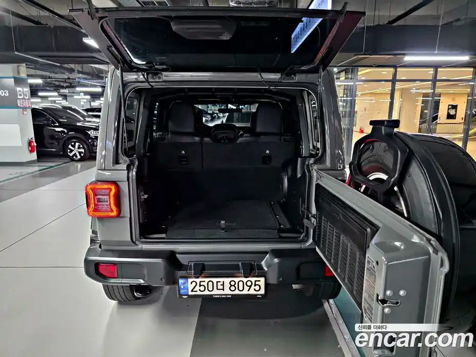Jeep Wrangler 2022 2.0 автомат (гидро), фото 6