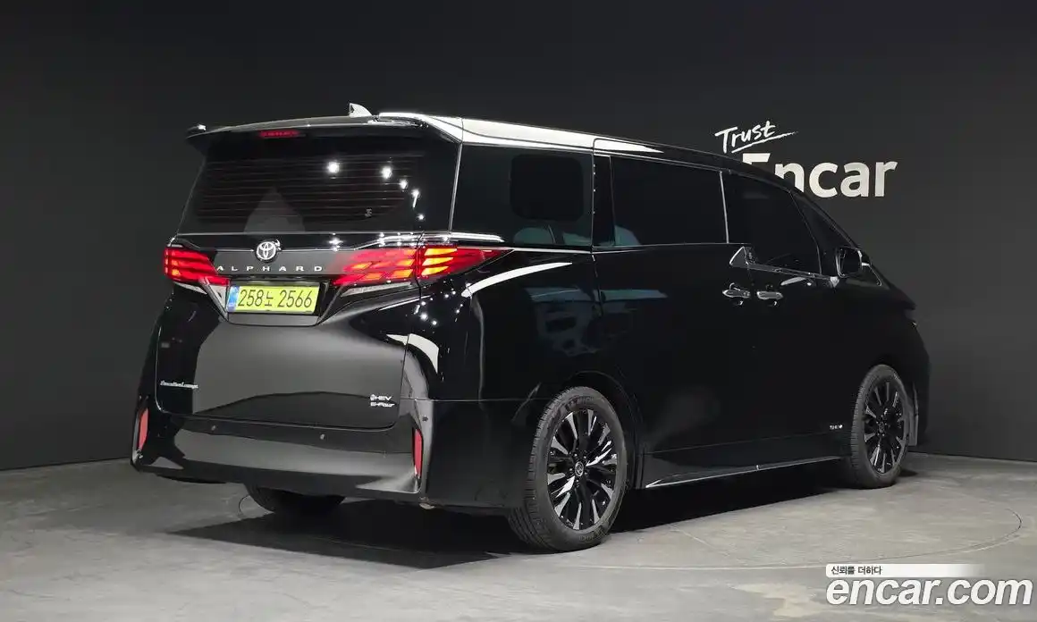Toyota Alphard 2025 2.5 автомат (гидро), фото 2 Toyota Alphard 2025 2.5 автомат (гидро), фото 2