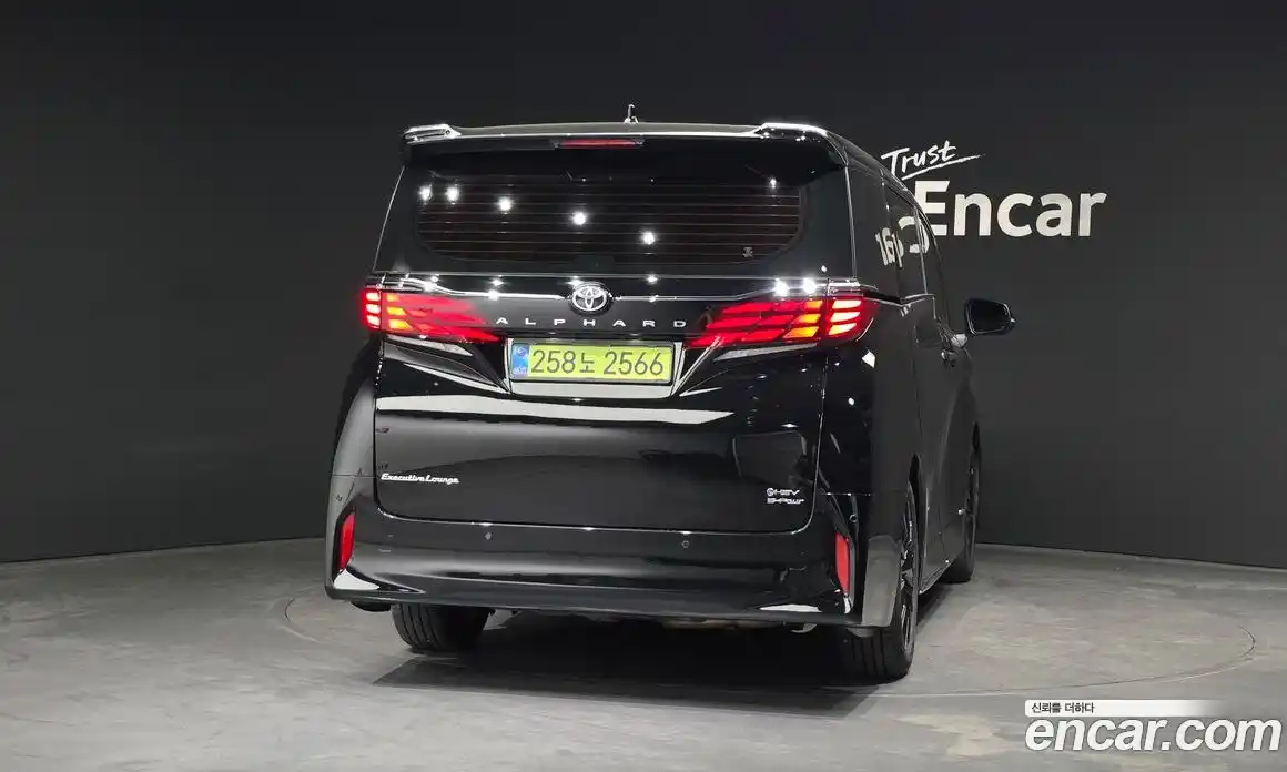 Toyota Alphard 2025 2.5 автомат (гидро), фото 4 Toyota Alphard 2025 2.5 автомат (гидро), фото 4