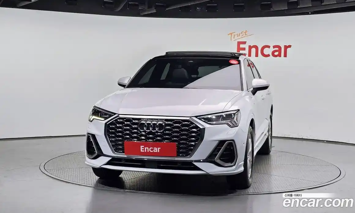 Audi Q3 2023 2.0 автомат (гидро), фото 3