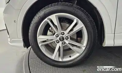 Audi Q3 2023 2.0 автомат (гидро), миниатюра 5