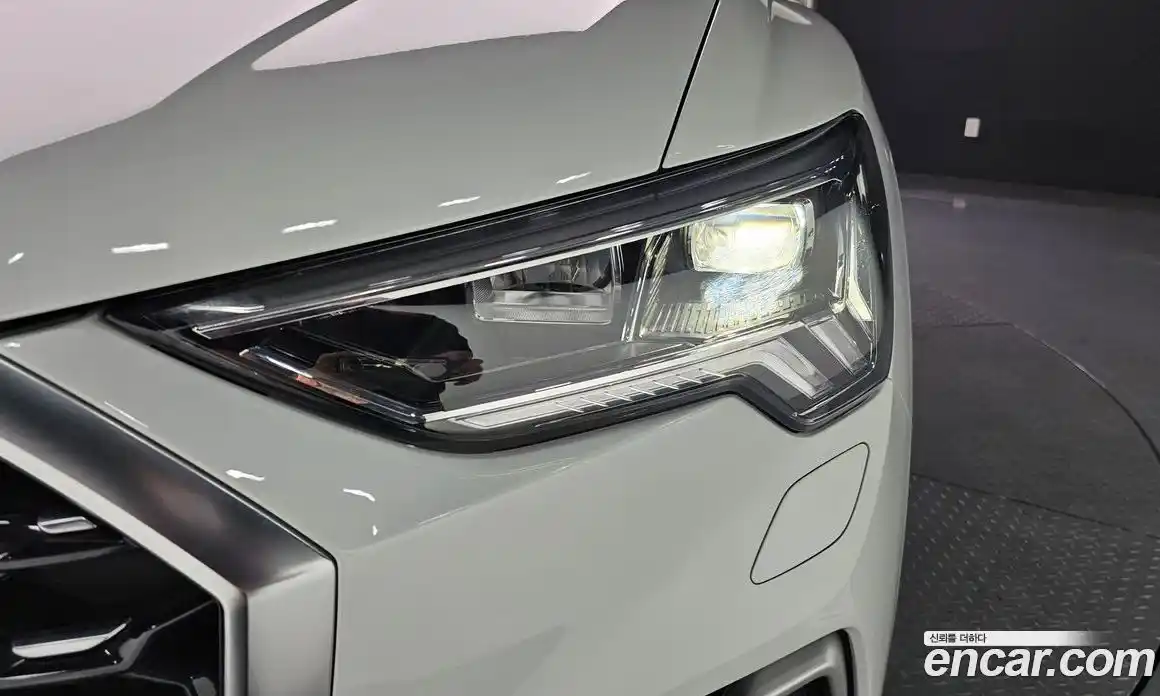 Audi Q3 2023 2.0 автомат (гидро), фото 8
