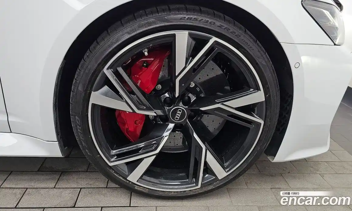 Audi RS6 2023 4.0 автомат (гидро), фото 7