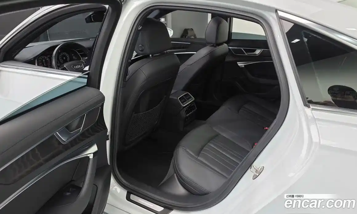 Audi A6 2022 2.0 автомат (гидро), фото 17