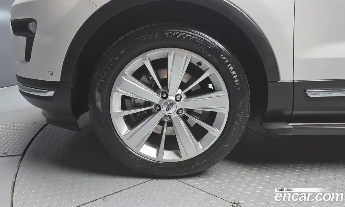 Ford Explorer 2018 2.3 автомат (гидро), фото 5