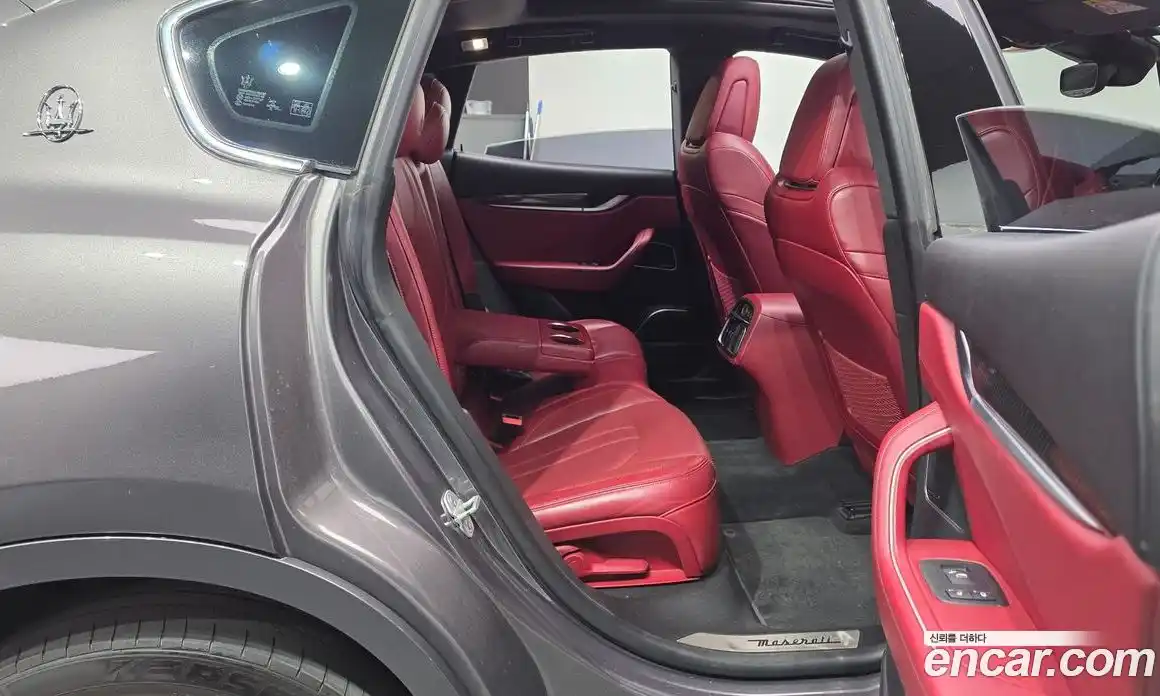 Maserati Levante 2017 3.0 автомат (гидро), фото 12 Maserati Levante 2017 3.0 автомат (гидро), фото 12