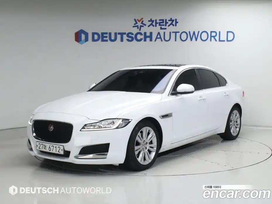 Jaguar XF 2018 2.0 автомат (гидро), фото 1 Jaguar XF 2018 2.0 автомат (гидро), фото 1