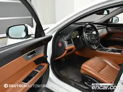 Jaguar XF 2018 2.0 автомат (гидро), миниатюра 11 Jaguar XF 2018 2.0 автомат (гидро), миниатюра 11