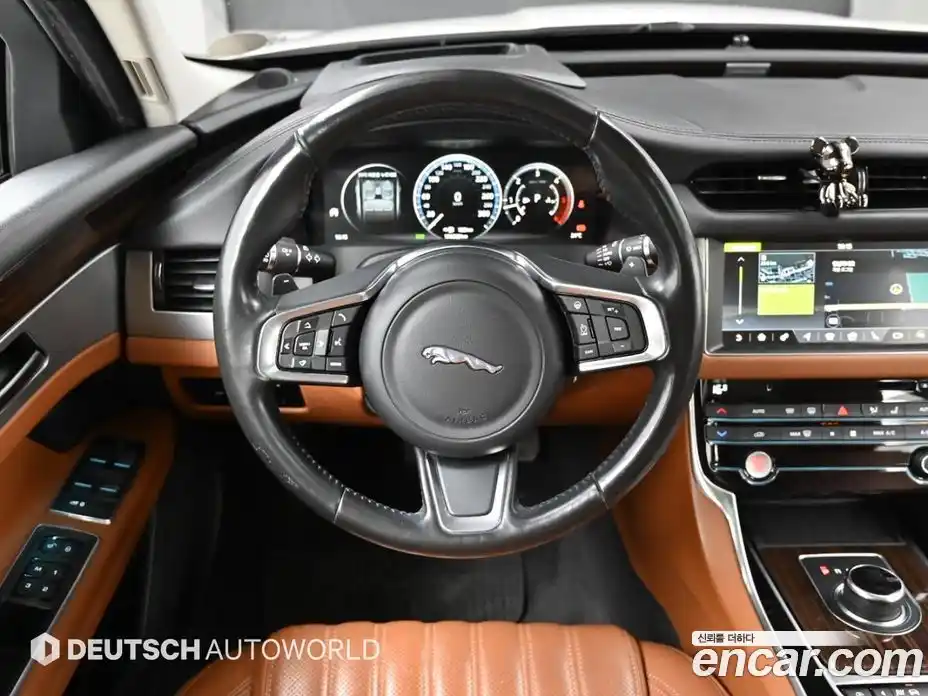 Jaguar XF 2018 2.0 автомат (гидро), фото 13 Jaguar XF 2018 2.0 автомат (гидро), фото 13