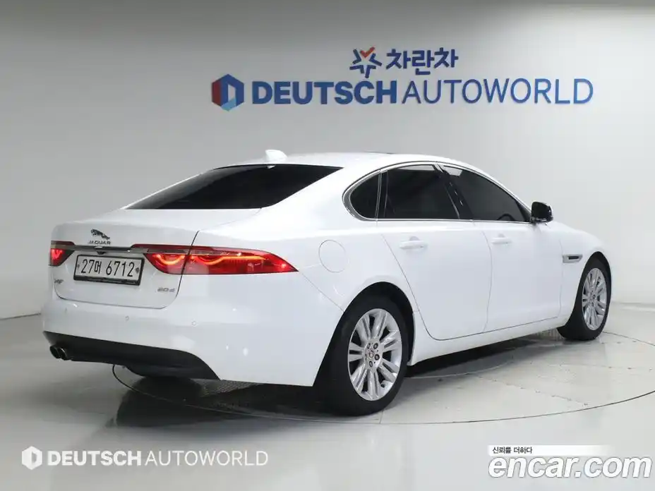 Jaguar XF 2018 2.0 автомат (гидро), фото 2 Jaguar XF 2018 2.0 автомат (гидро), фото 2