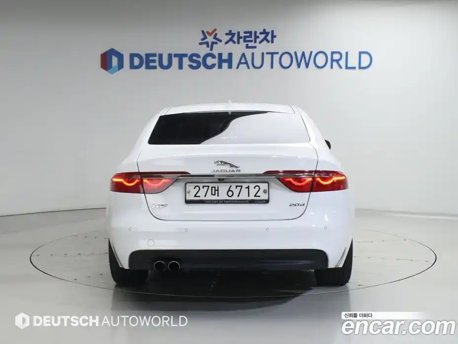Jaguar XF 2018 2.0 автомат (гидро), фото 4 Jaguar XF 2018 2.0 автомат (гидро), фото 4