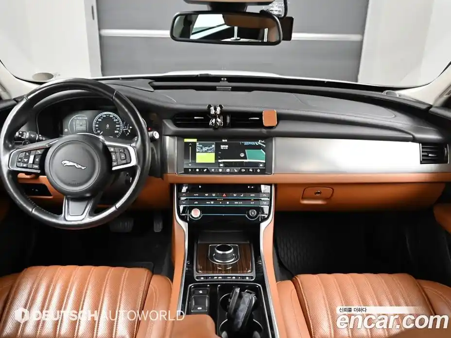 Jaguar XF 2018 2.0 автомат (гидро), фото 7 Jaguar XF 2018 2.0 автомат (гидро), фото 7