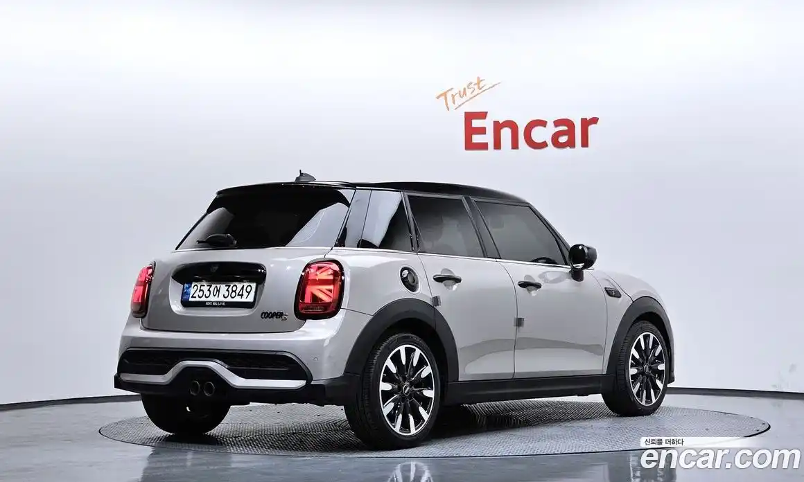 Mini Cooper 2021 2.0 автомат (гидро), фото 2