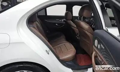 Mercedes-Benz E-Class 2022 2.0 автомат (гидро), миниатюра 12