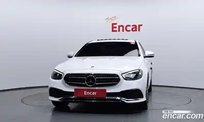 Mercedes-Benz E-Class 2022 2.0 автомат (гидро), миниатюра 3