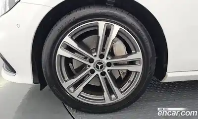 Mercedes-Benz E-Class 2022 2.0 автомат (гидро), миниатюра 5