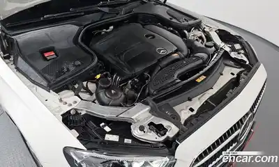 Mercedes-Benz E-Class 2022 2.0 автомат (гидро), миниатюра 6