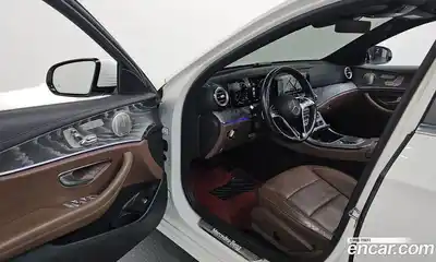 Mercedes-Benz E-Class 2022 2.0 автомат (гидро), миниатюра 10