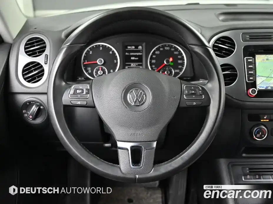 Volkswagen Tiguan 2015 2.0 автомат (гидро), фото 13
