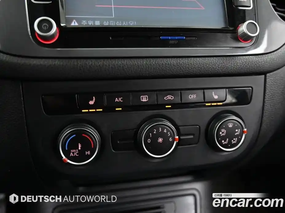 Volkswagen Tiguan 2015 2.0 автомат (гидро), фото 17
