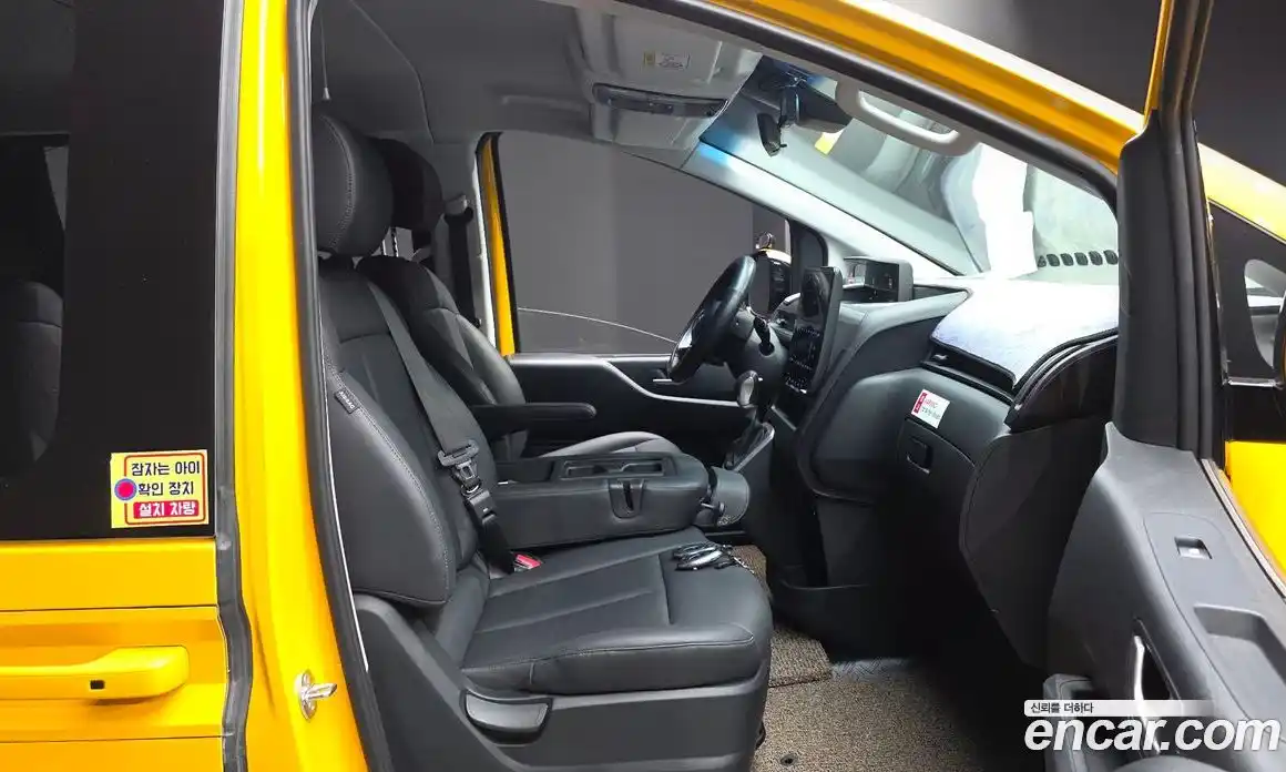 Hyundai Staria 2024 3.5 автомат (гидро), фото 16
