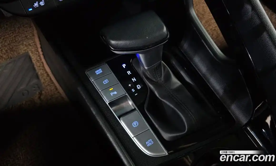 Hyundai Avante 2023 1.6 автомат (гидро), фото 12
