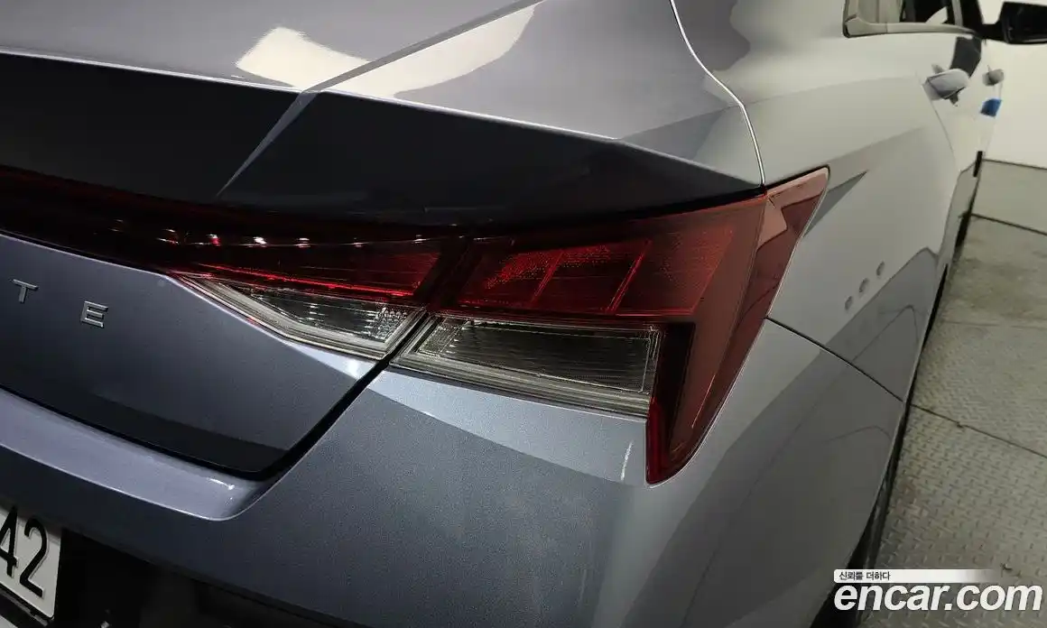 Hyundai Avante 2023 1.6 автомат (гидро), фото 9