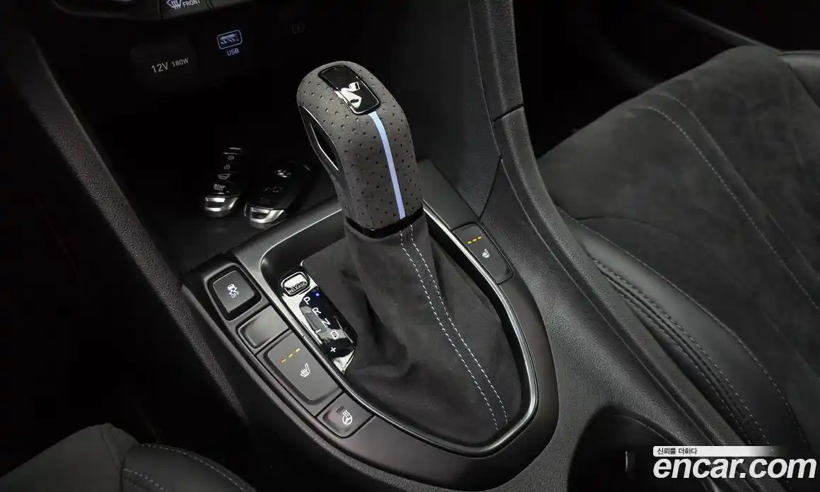 Hyundai Veloster 2021 2.0 автомат (гидро), фото 12
