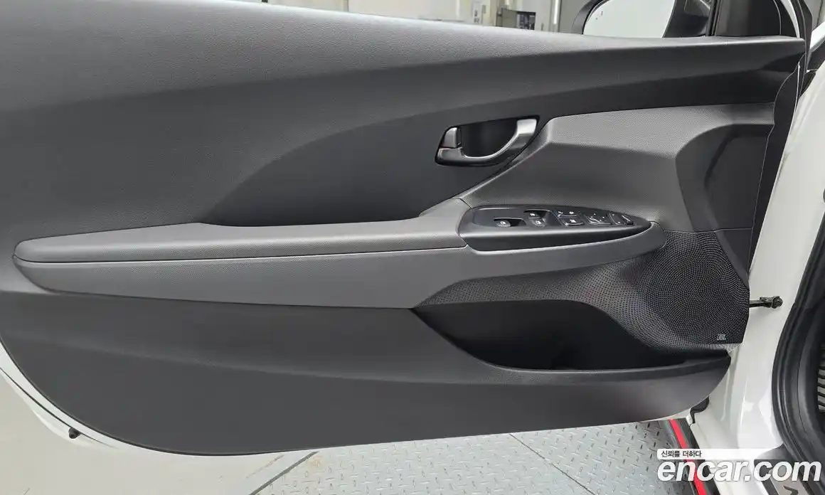 Hyundai Veloster 2021 2.0 автомат (гидро), фото 14