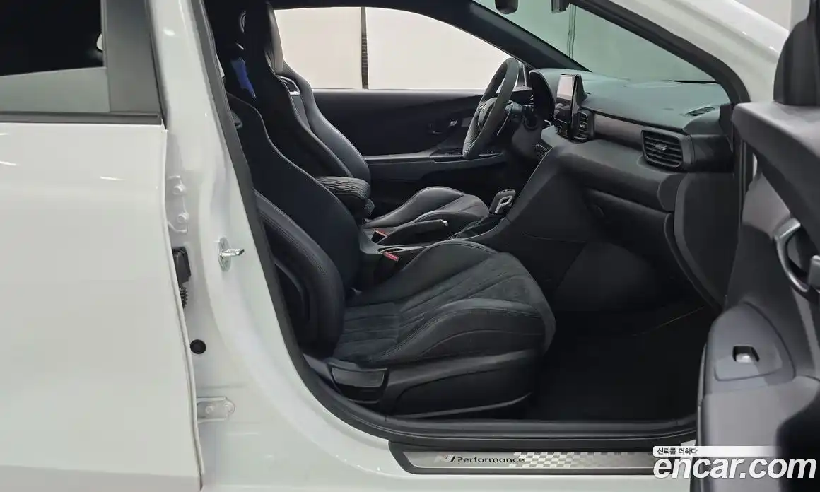 Hyundai Veloster 2021 2.0 автомат (гидро), фото 16