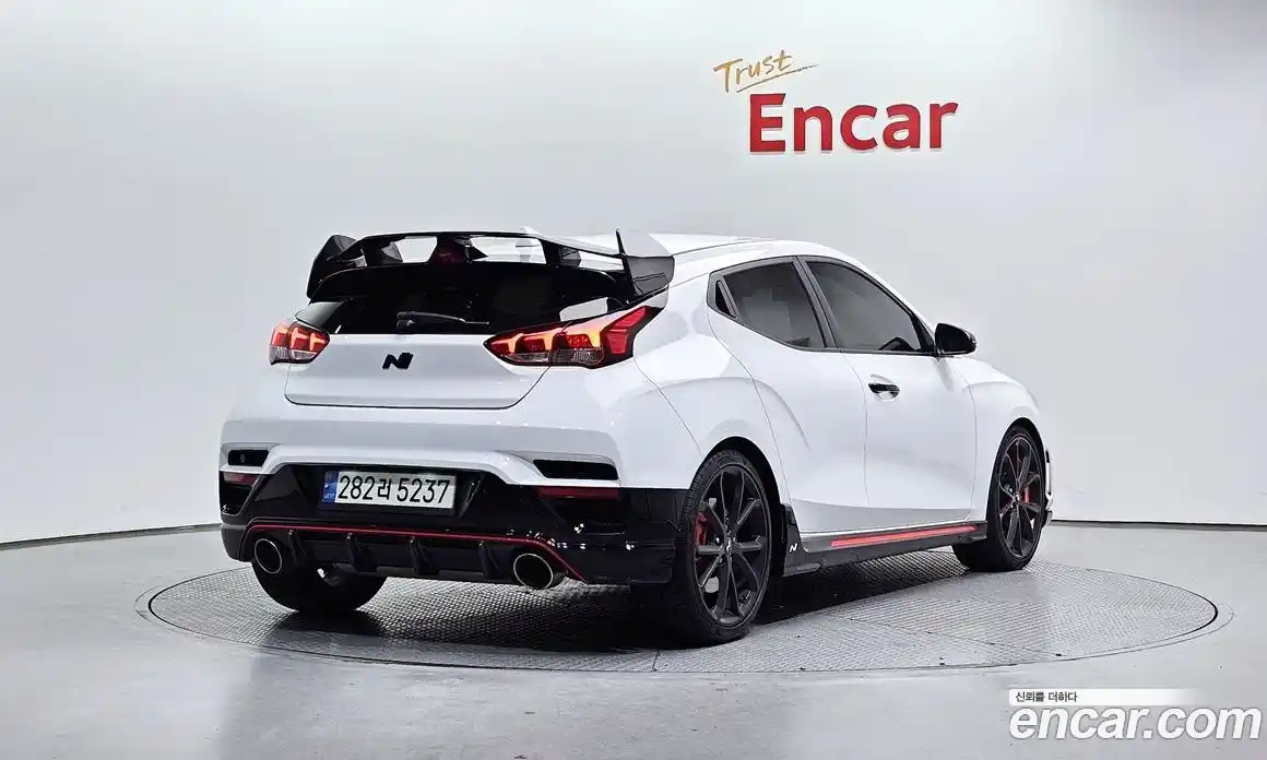 Hyundai Veloster 2021 2.0 автомат (гидро), фото 2