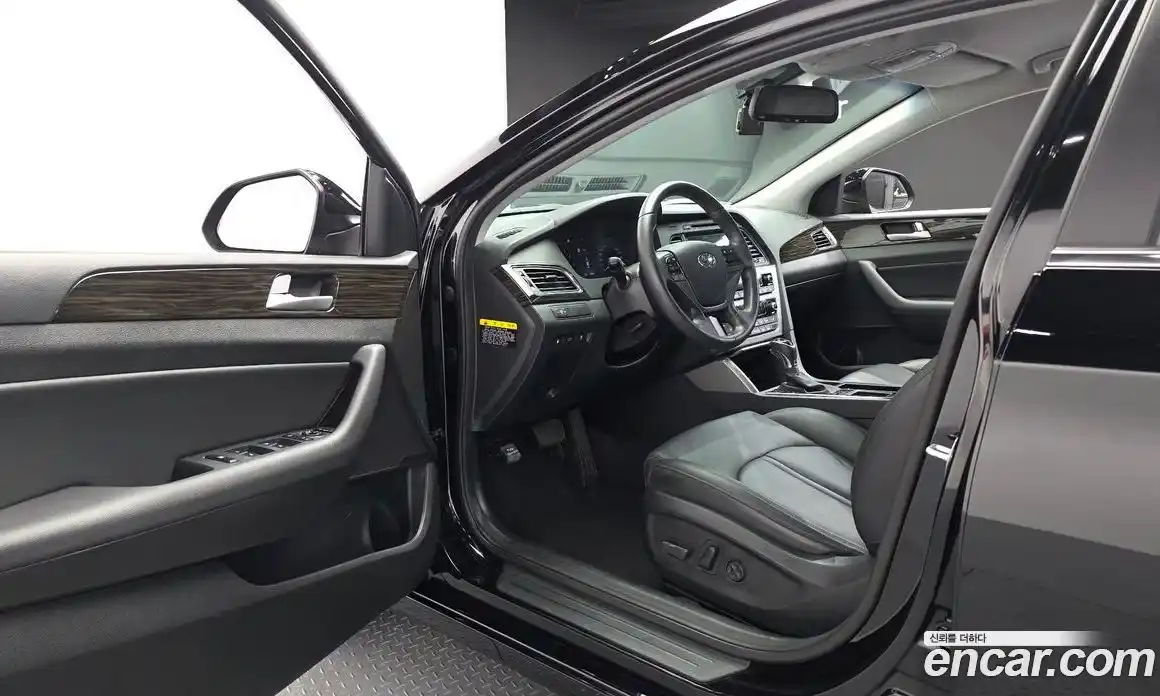 Hyundai Sonata 2016 2.0 автомат (гидро), фото 13