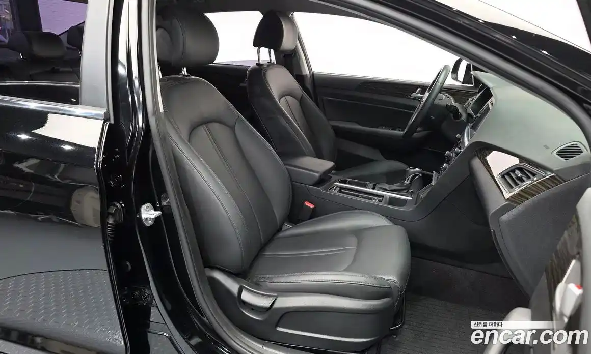 Hyundai Sonata 2016 2.0 автомат (гидро), фото 17