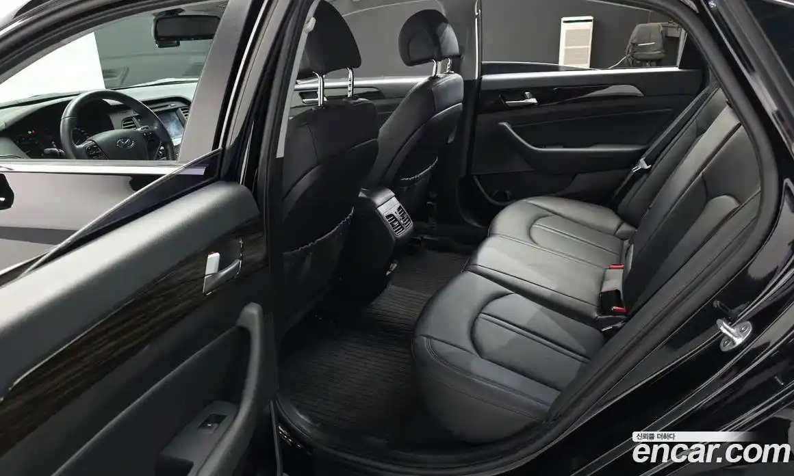 Hyundai Sonata 2016 2.0 автомат (гидро), фото 18