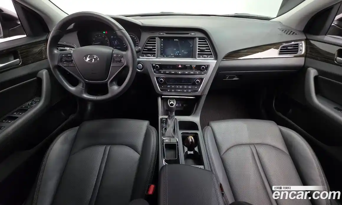 Hyundai Sonata 2016 2.0 автомат (гидро), фото 10