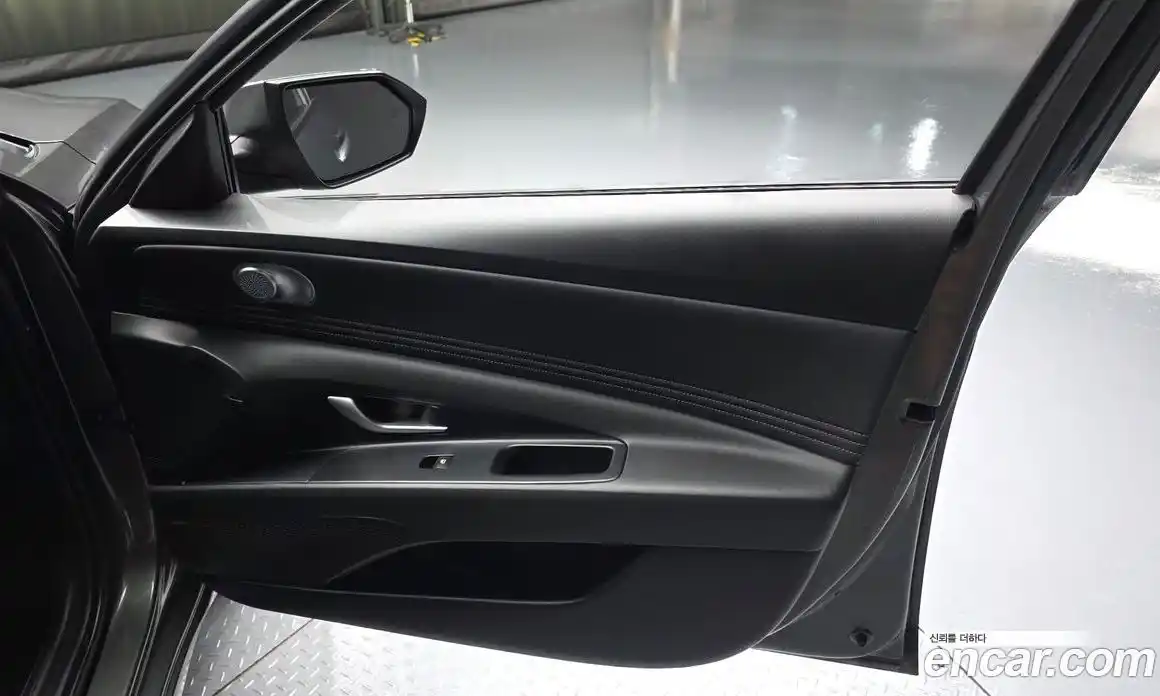 Hyundai Avante 2024 1.6 автомат (гидро), фото 14