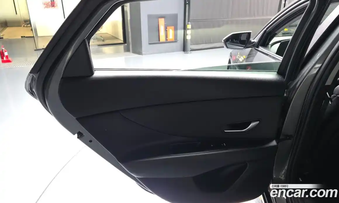 Hyundai Avante 2024 1.6 автомат (гидро), фото 15