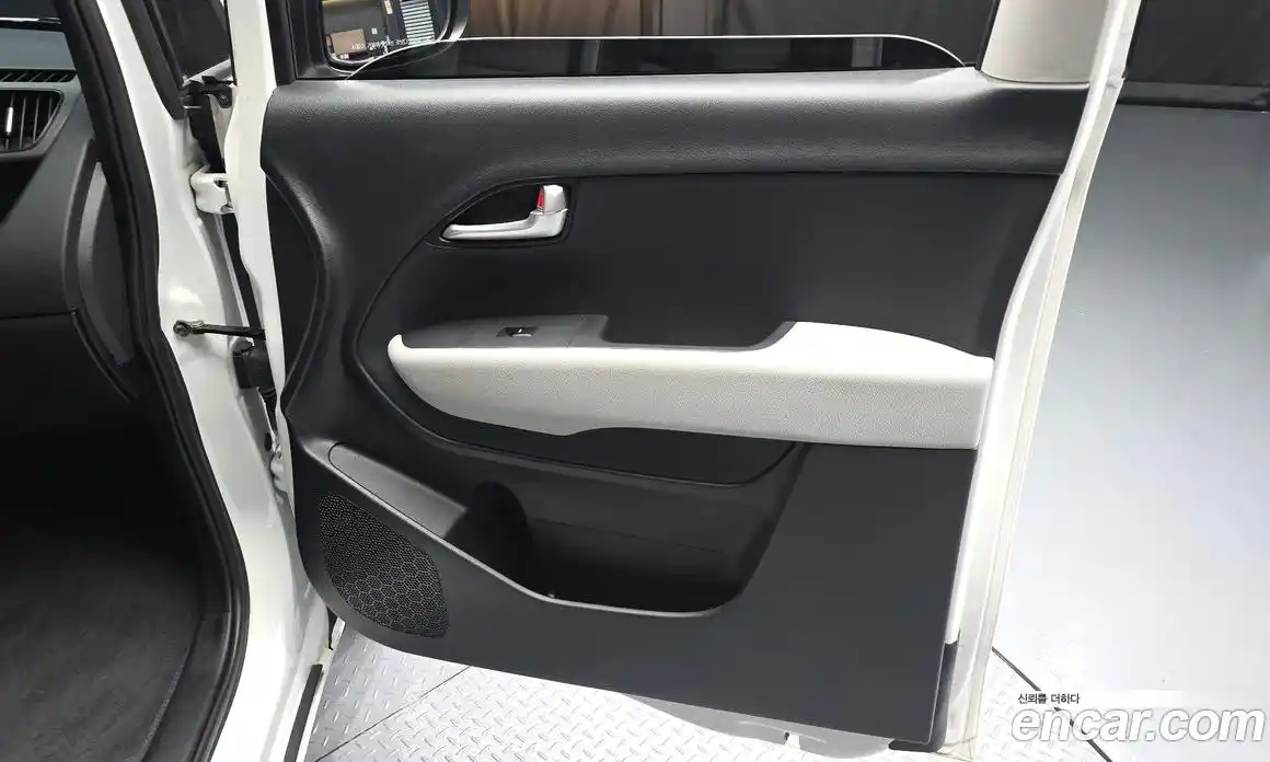 Kia Ray 2024 1.0 автомат (гидро), фото 15